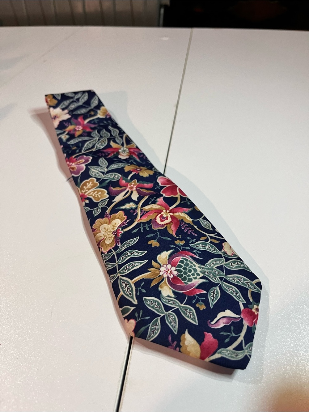 Men's Gino Pompell Navy Floral Silk Tie - Elegant Floral Pattern